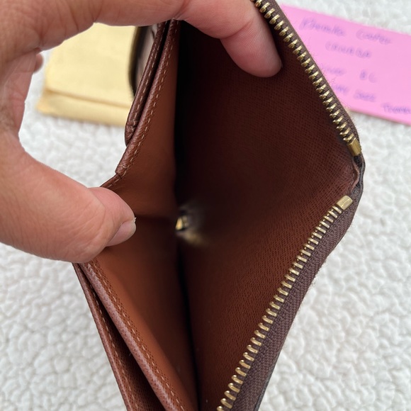 Lv Compact wallet - Picture 16 of 16